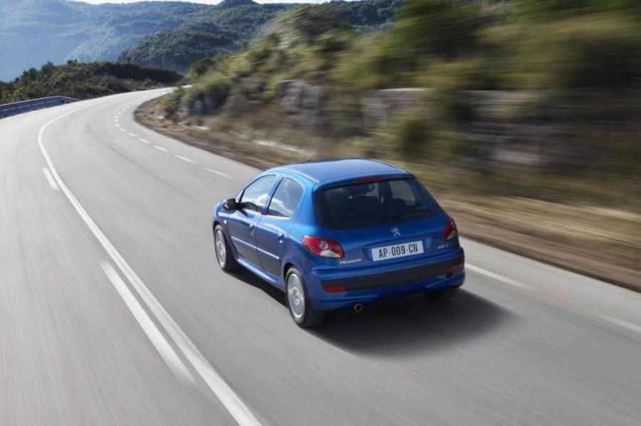  Peugeot 206 Plus 2009 года  (фото 15 из 49)